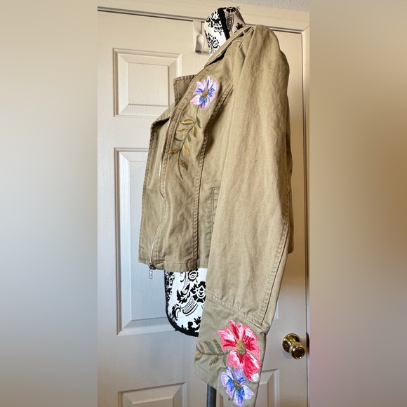 Jealous Tomato Olive Utility Jacket with Red & Blue Floral Embroidery - Picture 8 of 11